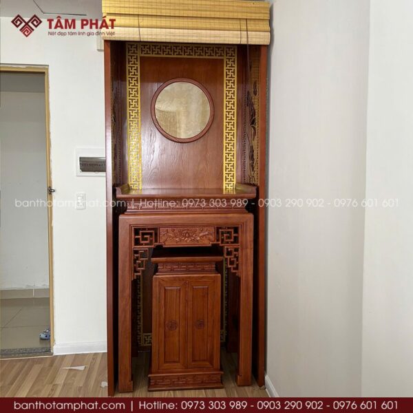 Mẫu phòng thờ được thiết kế theo phong cách hiện đại, hài hòa với nội thất chung cư.